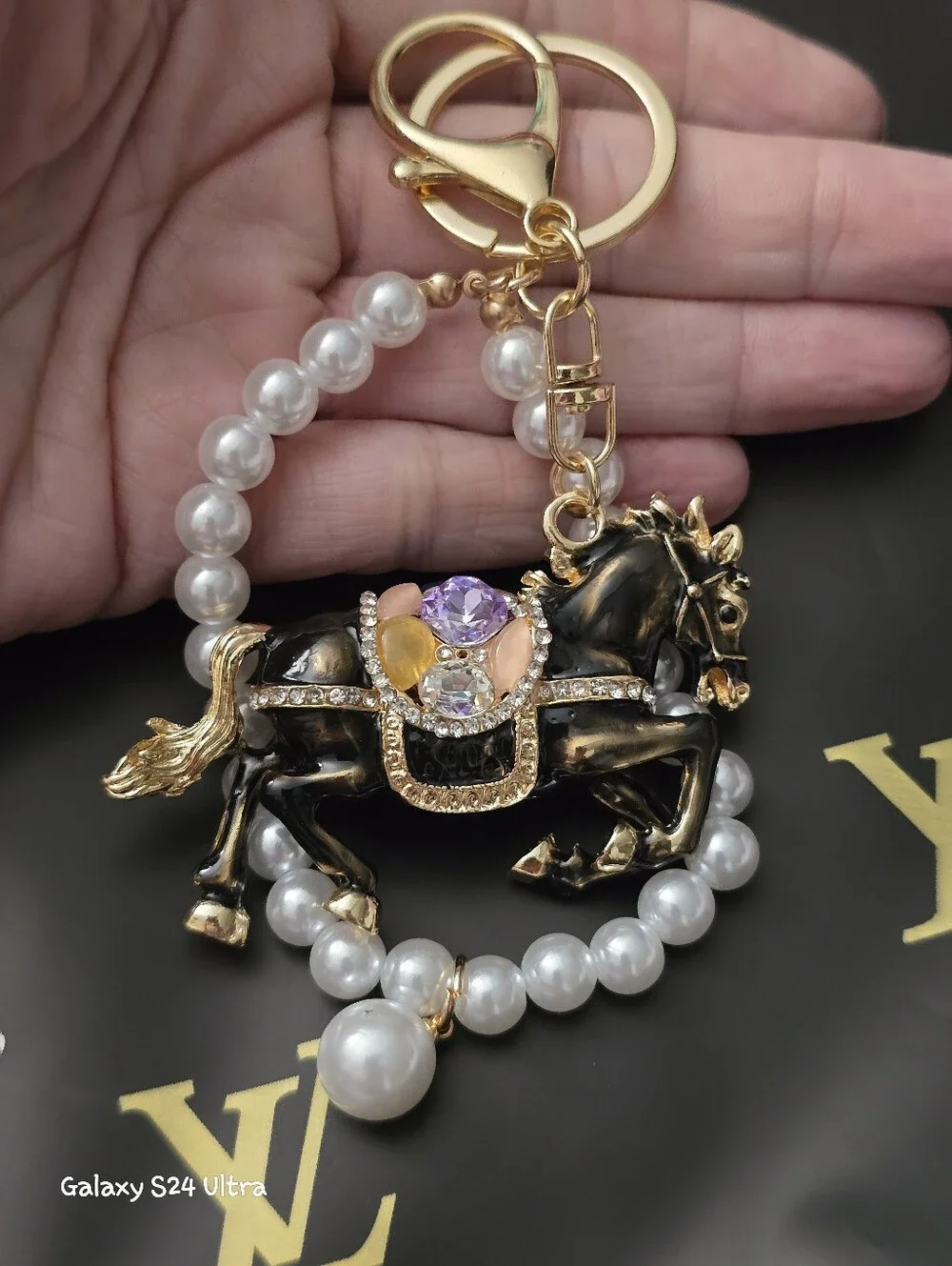 Beautiful Horse & Pearl Bag Charm/ Keychain NEW